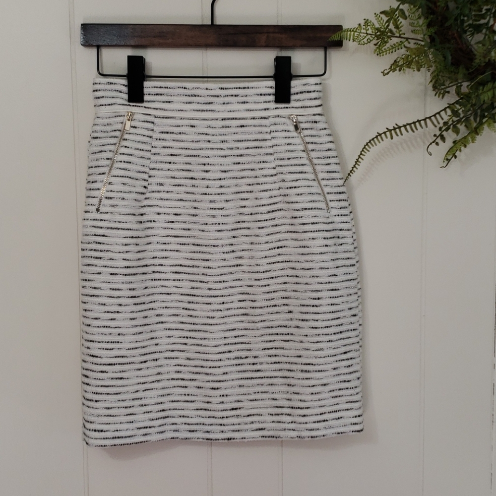 H&M Pencil Skirt w/ Zipper Details Sz 4